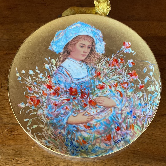 “Lily” by Edna Hibel Collectable Plate - Picture 1 of 9